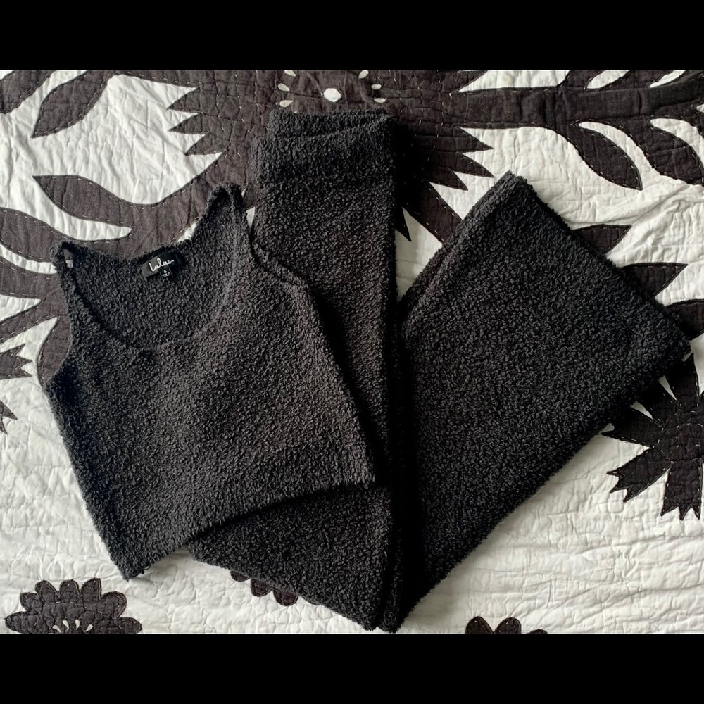 Lulu’s black cozy pajama set
